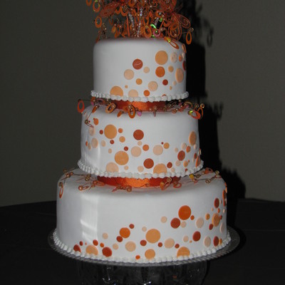 A Wedding Cake That Was Right On The Dot