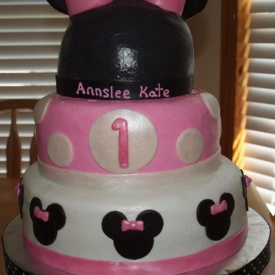 Minnie Mouse Cake