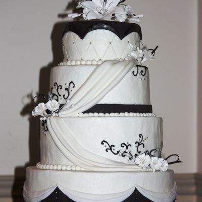 Classy Black & White Wedding