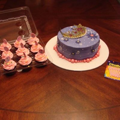 Birthday Cake And Cupcakes For My Daughter