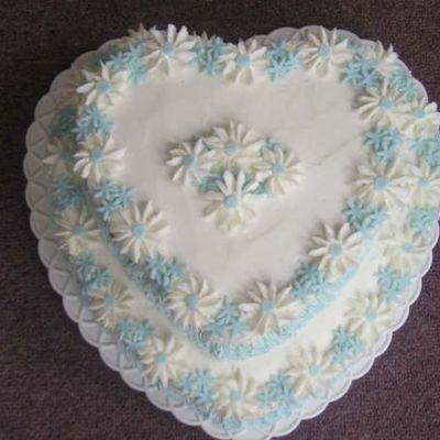 Heart Daisy Cake