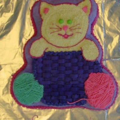 Kitty In A Basket Cake