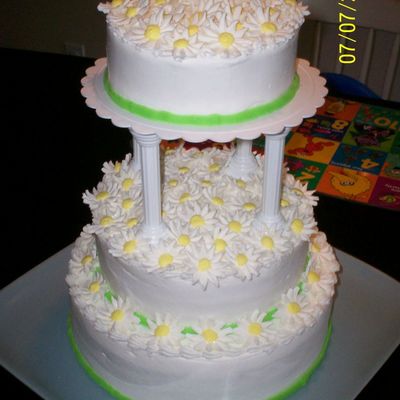 Dasiy Bridal Shower Cake