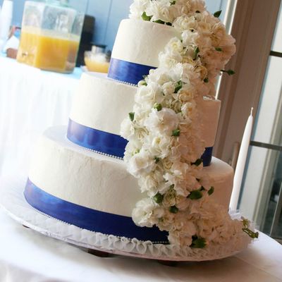 Ben And Edna Wedding Cake