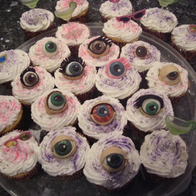 Chris' Eyeball Cupcakes