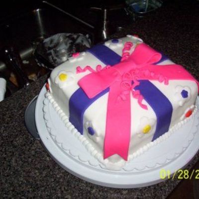 Birthday Present Cake