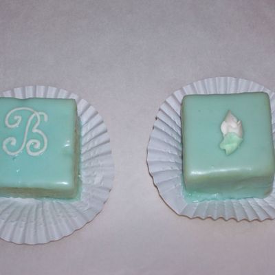 Baby Shower Petit Fours