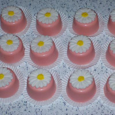 Daisy Petit Fours