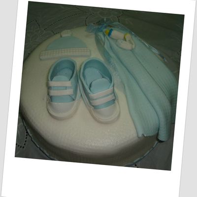 Made With Rolled Fondand The Baby S Shoes In Gumpaste