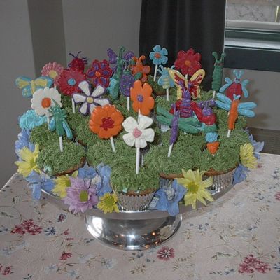 Bug And Flower Cupcakes