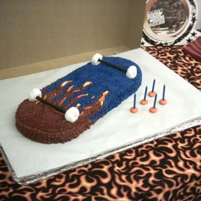 Skateboard Cake