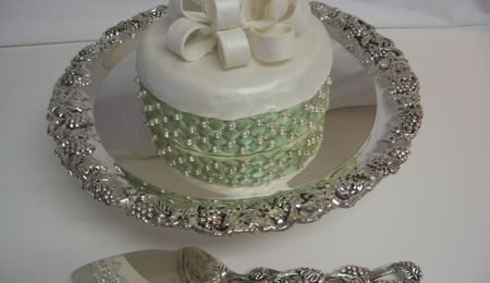 Gift Box Cake - CakeCentral.com