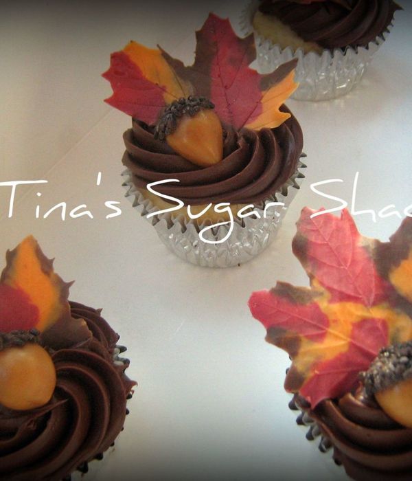 Fall Leaf Cupcakes