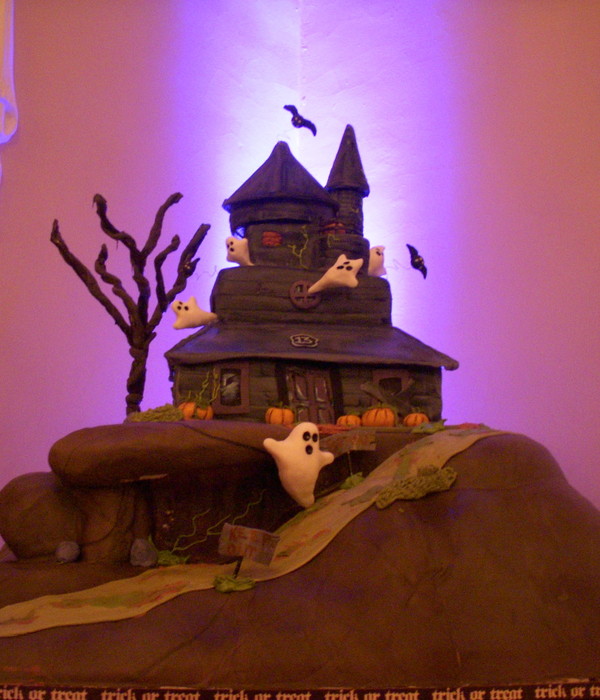 Haunted House Cake
