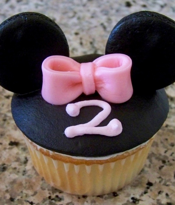 Minnie Mouse Themed Cupcakes
