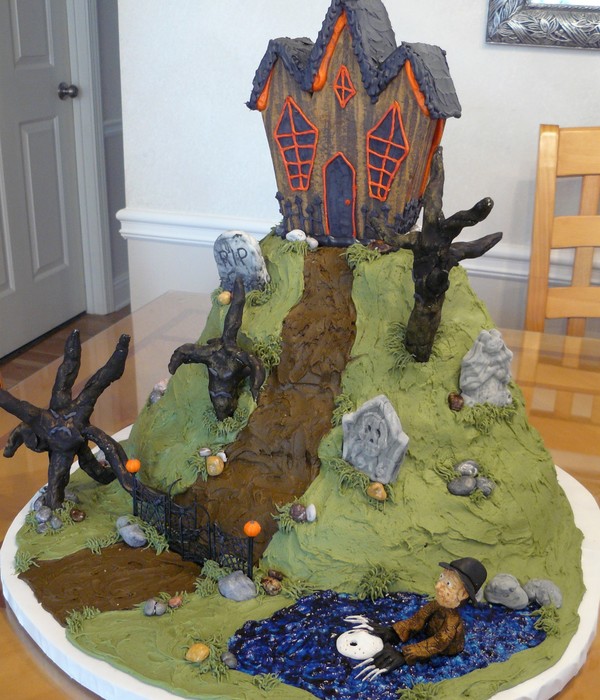 Mccleskey's Haunted Trail & House