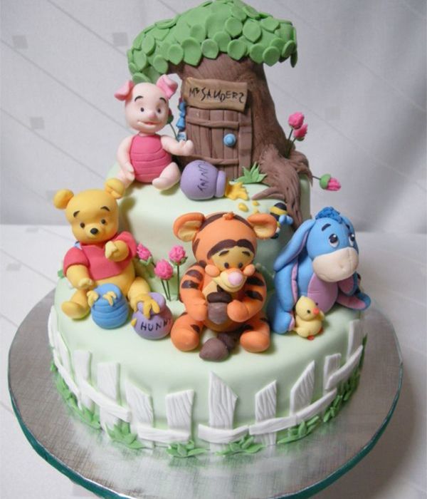 Baby Pooh & Friends Cake