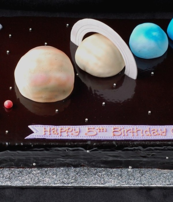 Solar System Birthday Cake By Charmpastry