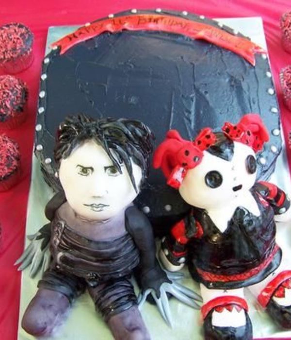 Edward Scissorhands & Living Dead Doll Cake