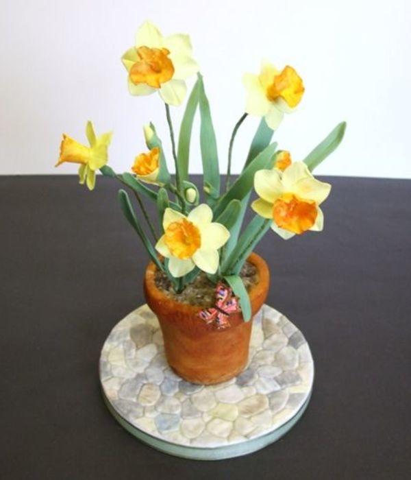 Daffodil Birthday Cake