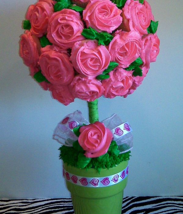 Pink Lemonade Cupcake Topairy Bouquet