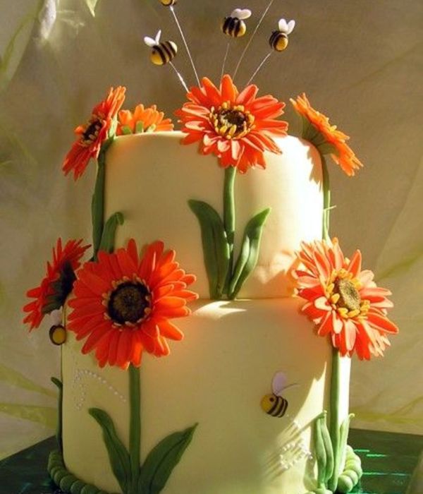 Gerber Daisy Cake With Bees