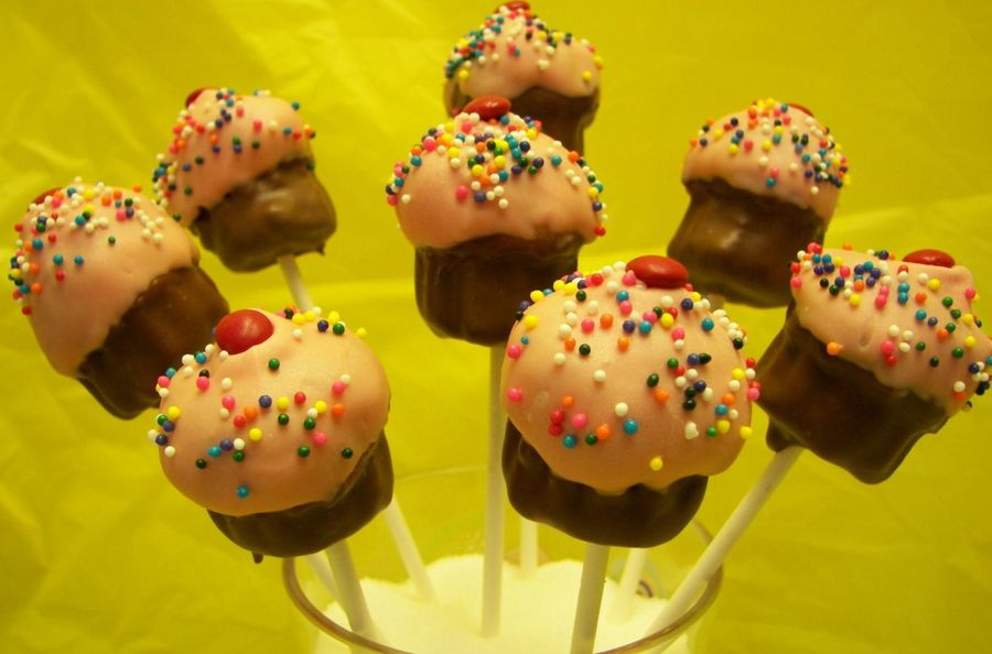 Cupcake Lollies