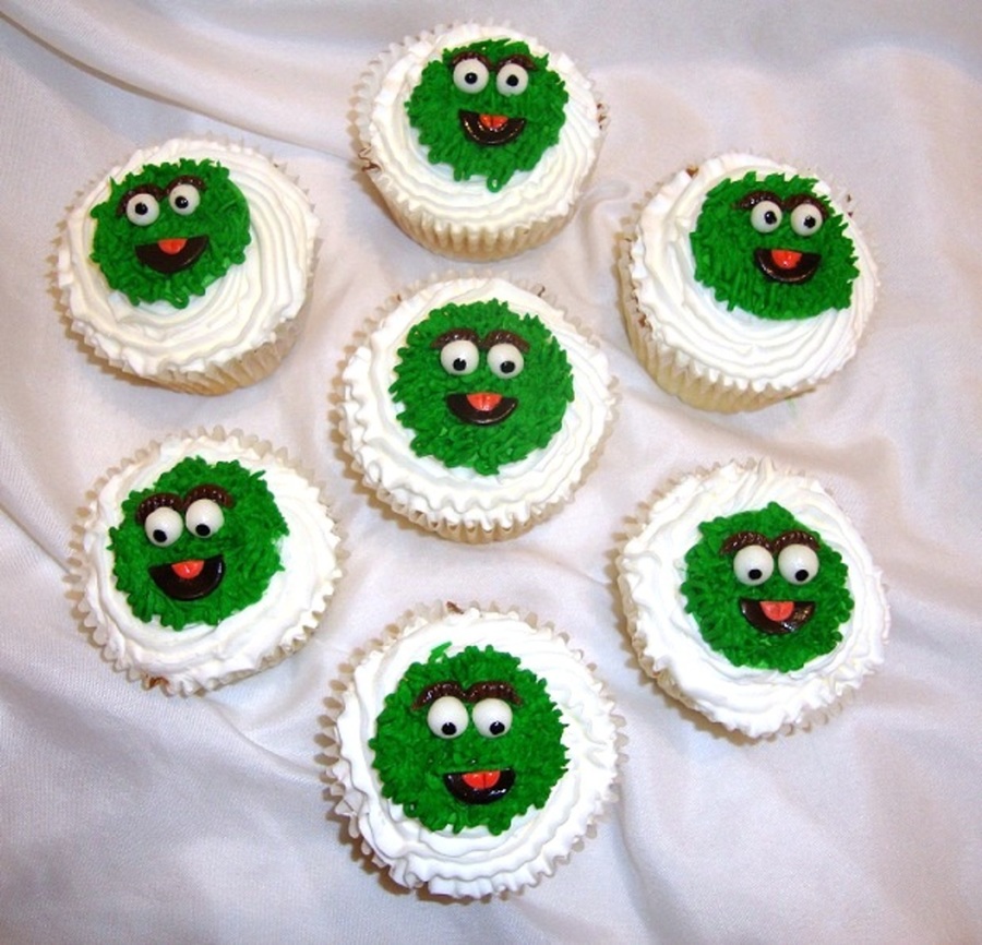 Oscar The Grouch Cupcakes - CakeCentral.com