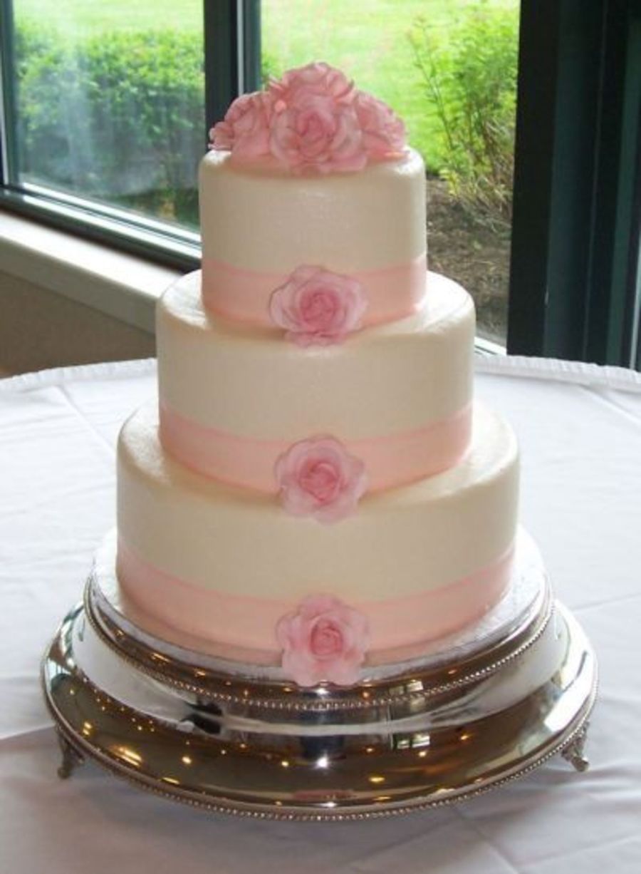 Buttercream With Gumpaste Roses