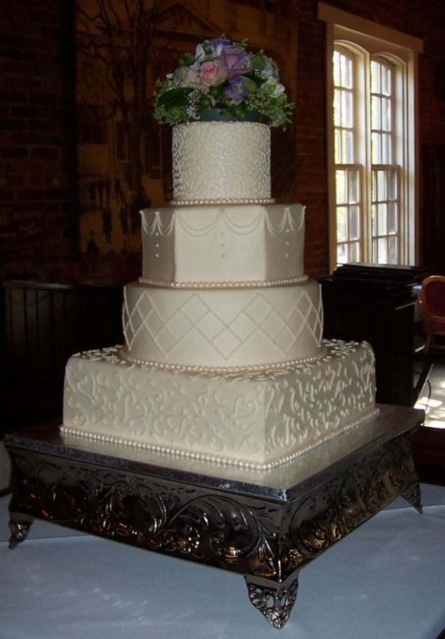 Ivory Cake Corner Picture