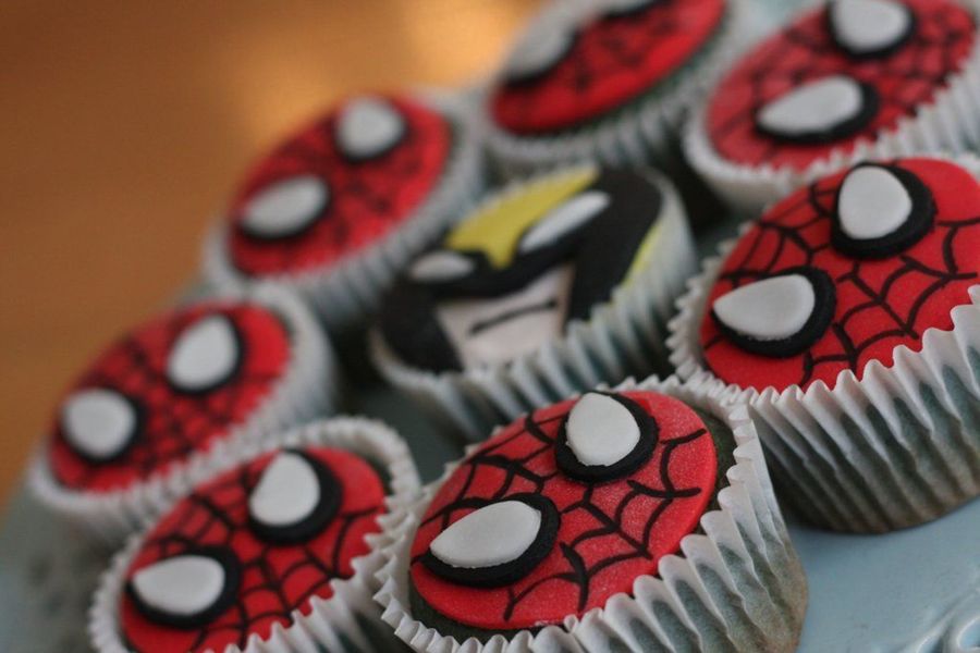 Spiderman And Wolverine Cupcakes