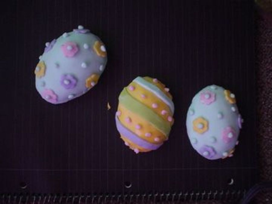 FondantEggs.jpg