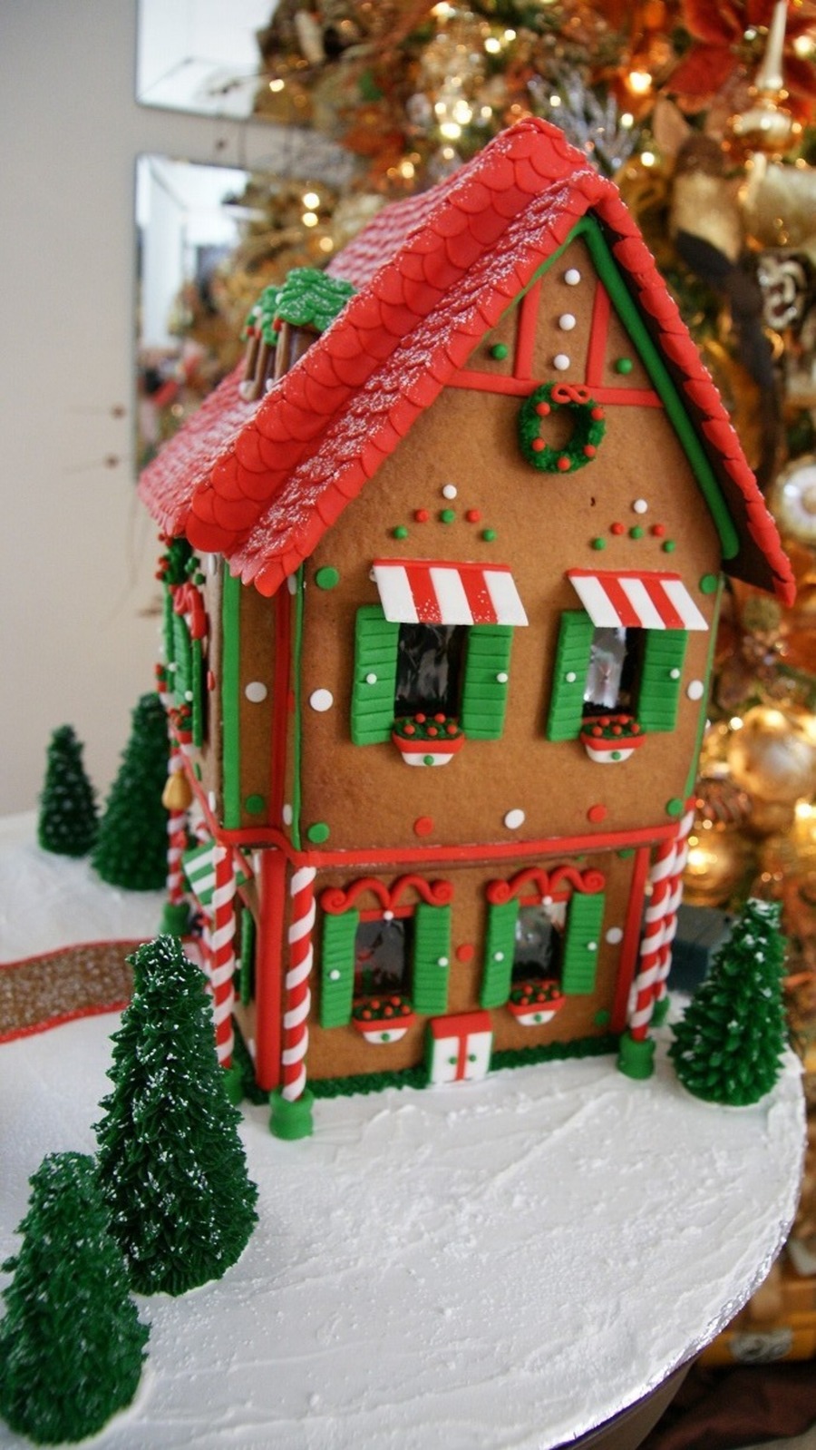 Santa's Gingerbread House 2009
