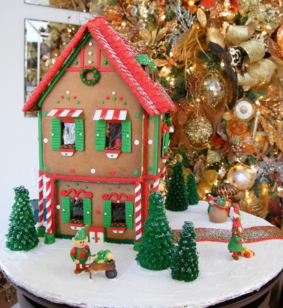 Santa's Gingerbread House 2009