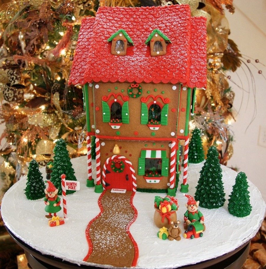 Santa's Gingerbread House 2009