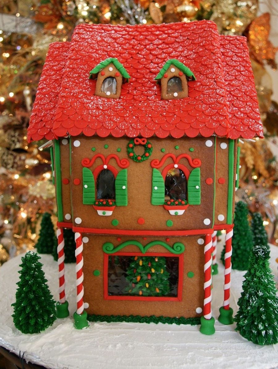 Santa's Gingerbread House 2009