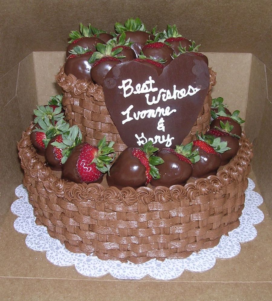 Strawberry Basketweave Cake