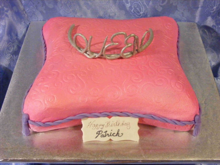 Queen Tiara/pillow Cake