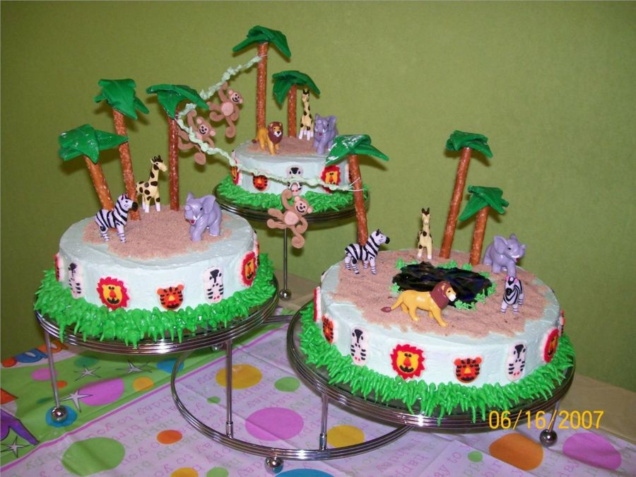 Jungle Theme Birthday Cake - CakeCentral.com