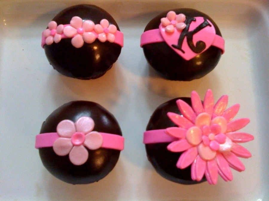 Hot Pink And Choc Fondant Cupcakes