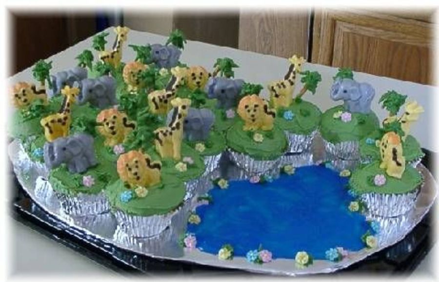 Jungle Cupcake Cake
