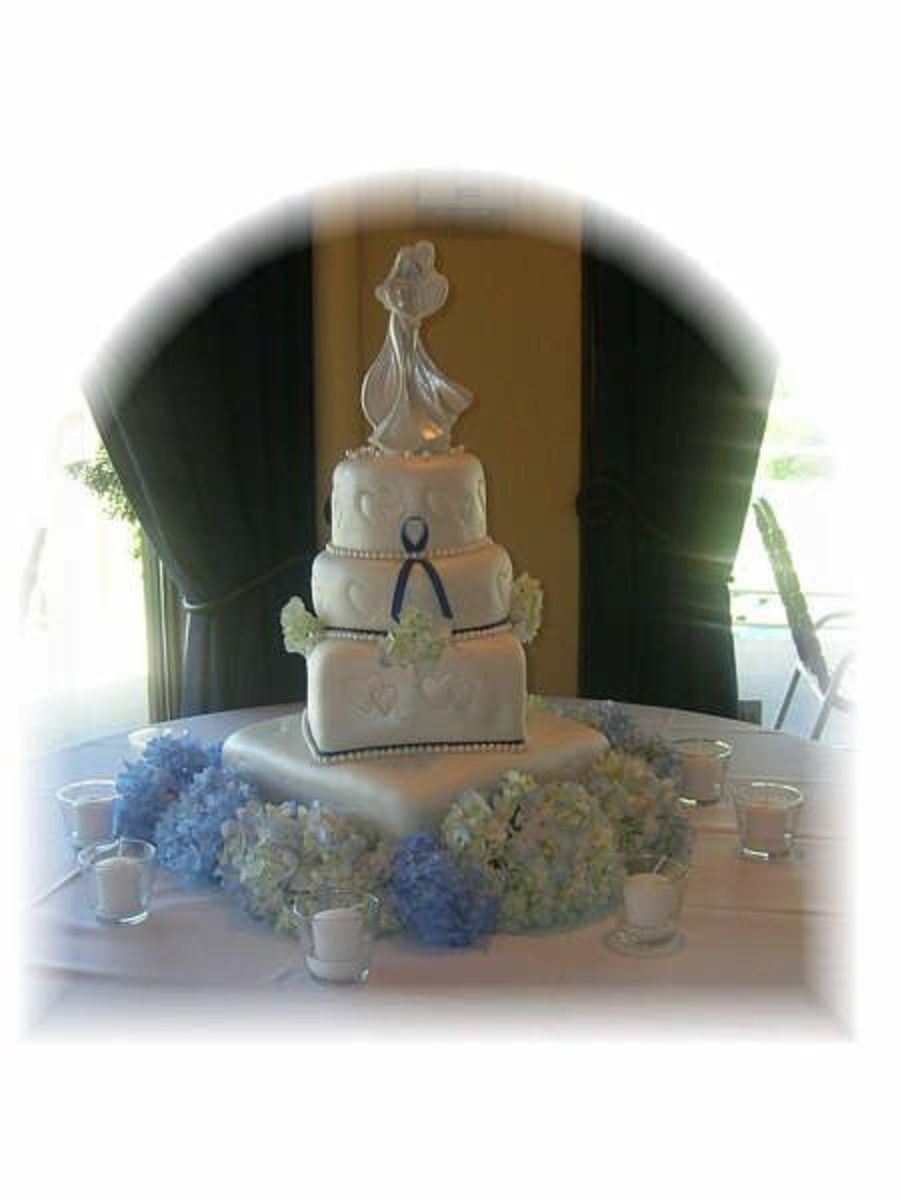 Square And Round Wedding Cake!