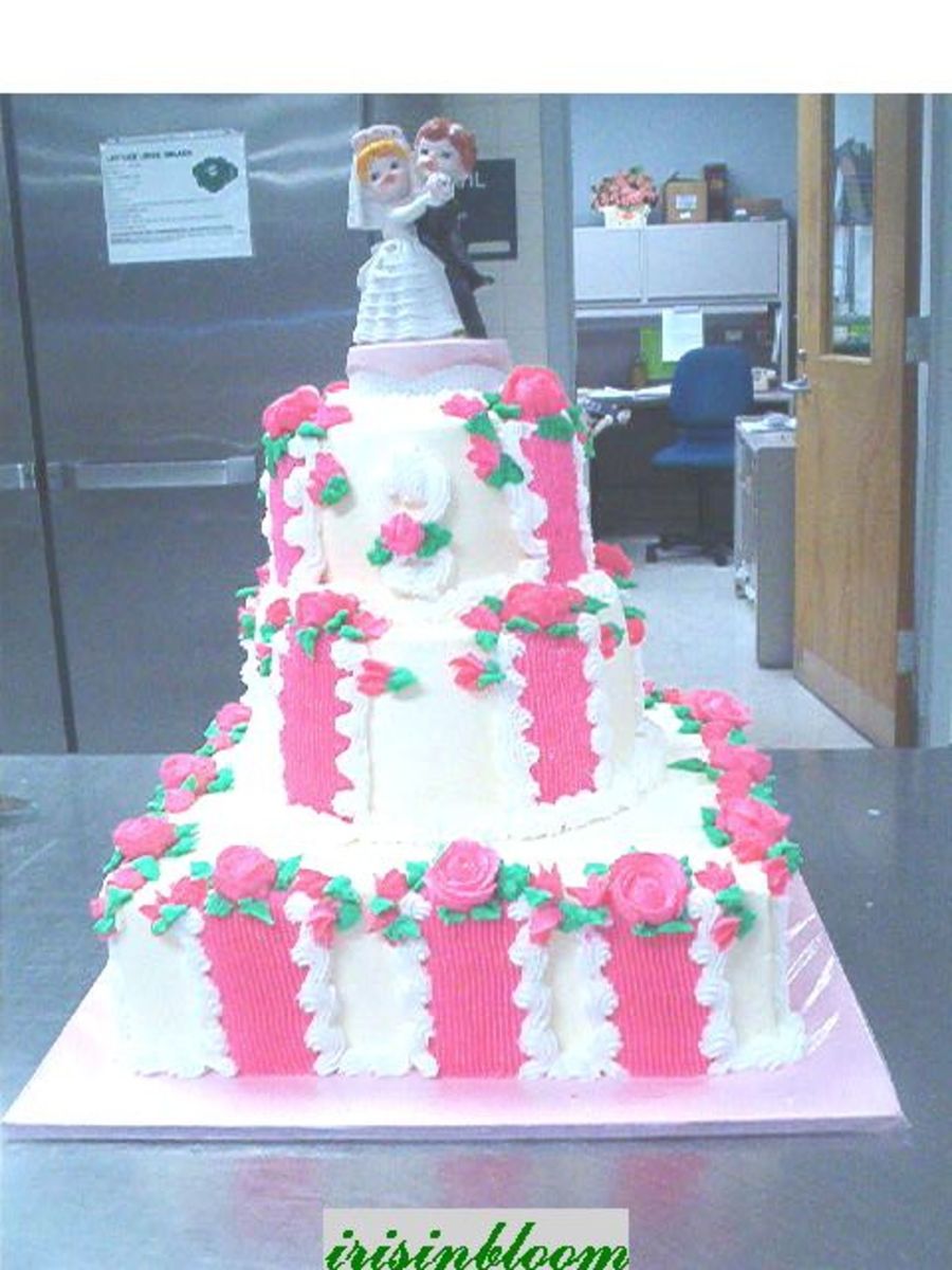 Square, Round Wedding Cake