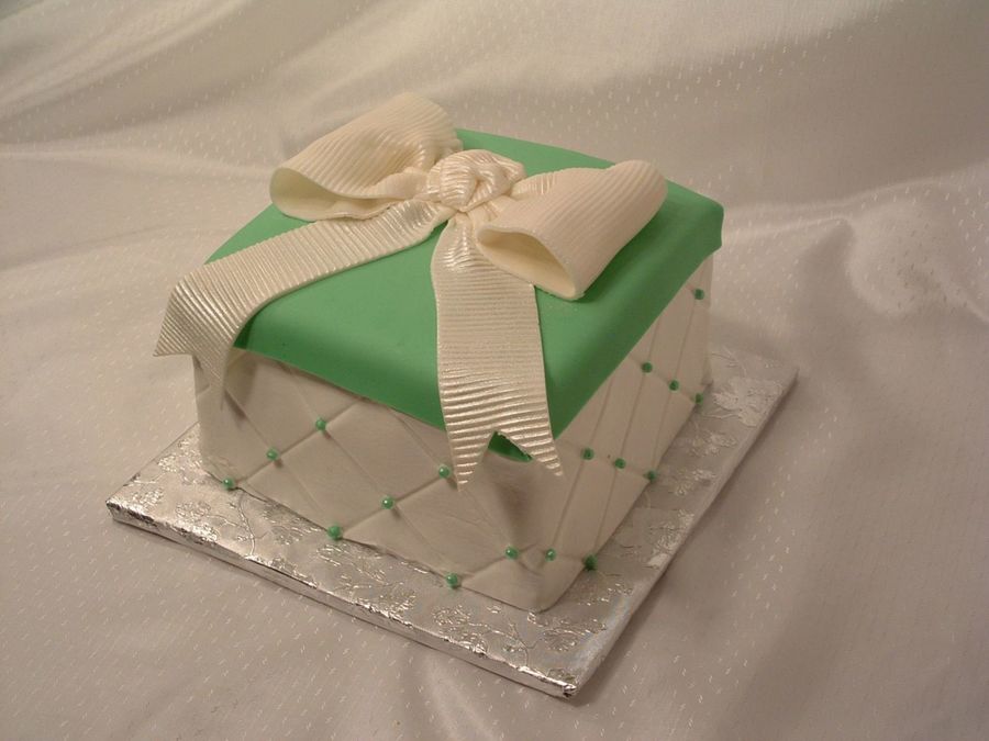 Gift Box With Ribbon - CakeCentral.com
