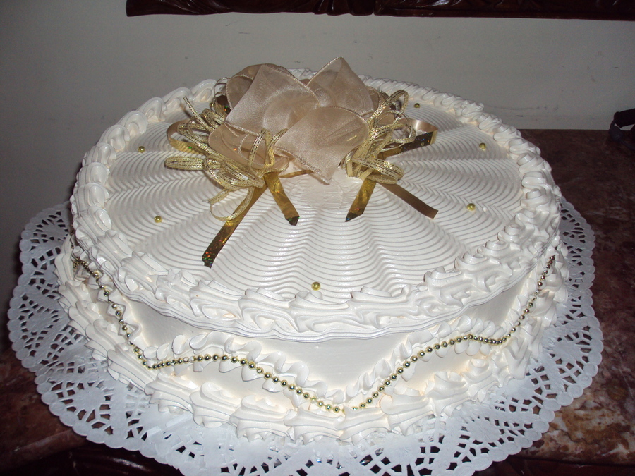 Cream And Gold Cake