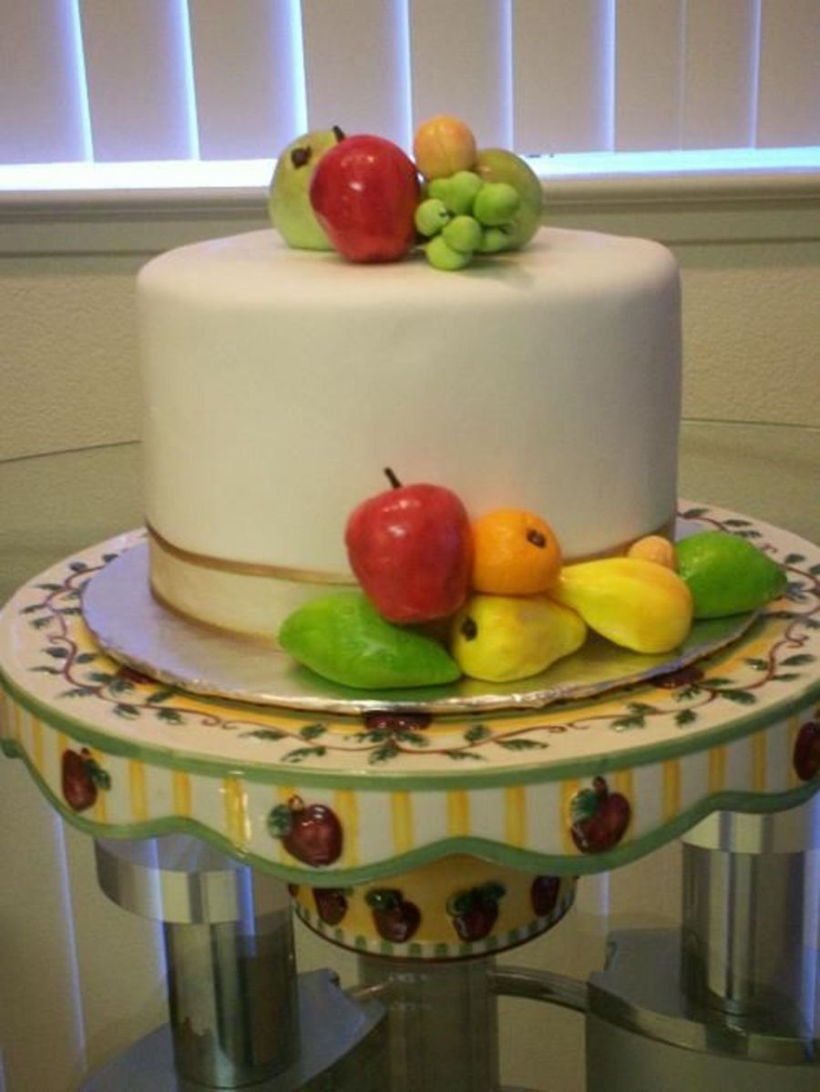Sample Cake With Fondant Fruit