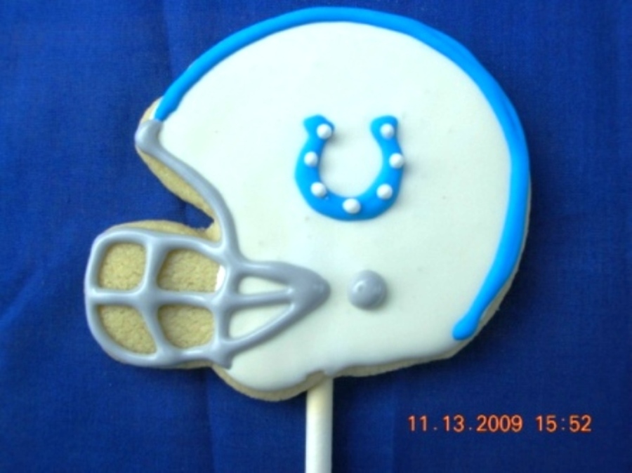 Indy Colts Helmet - CakeCentral.com