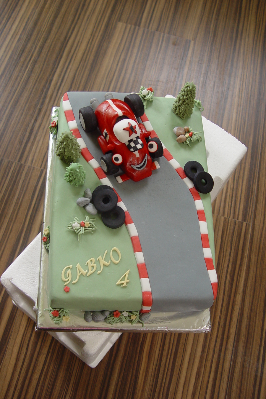 Roary The Racing Car CakeCentral roary-the-racing-car-cakecentral