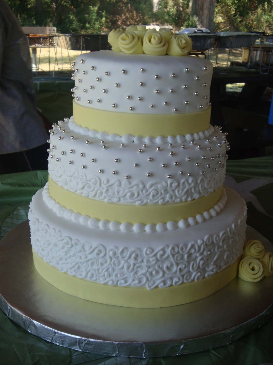 Round Wedding Cake