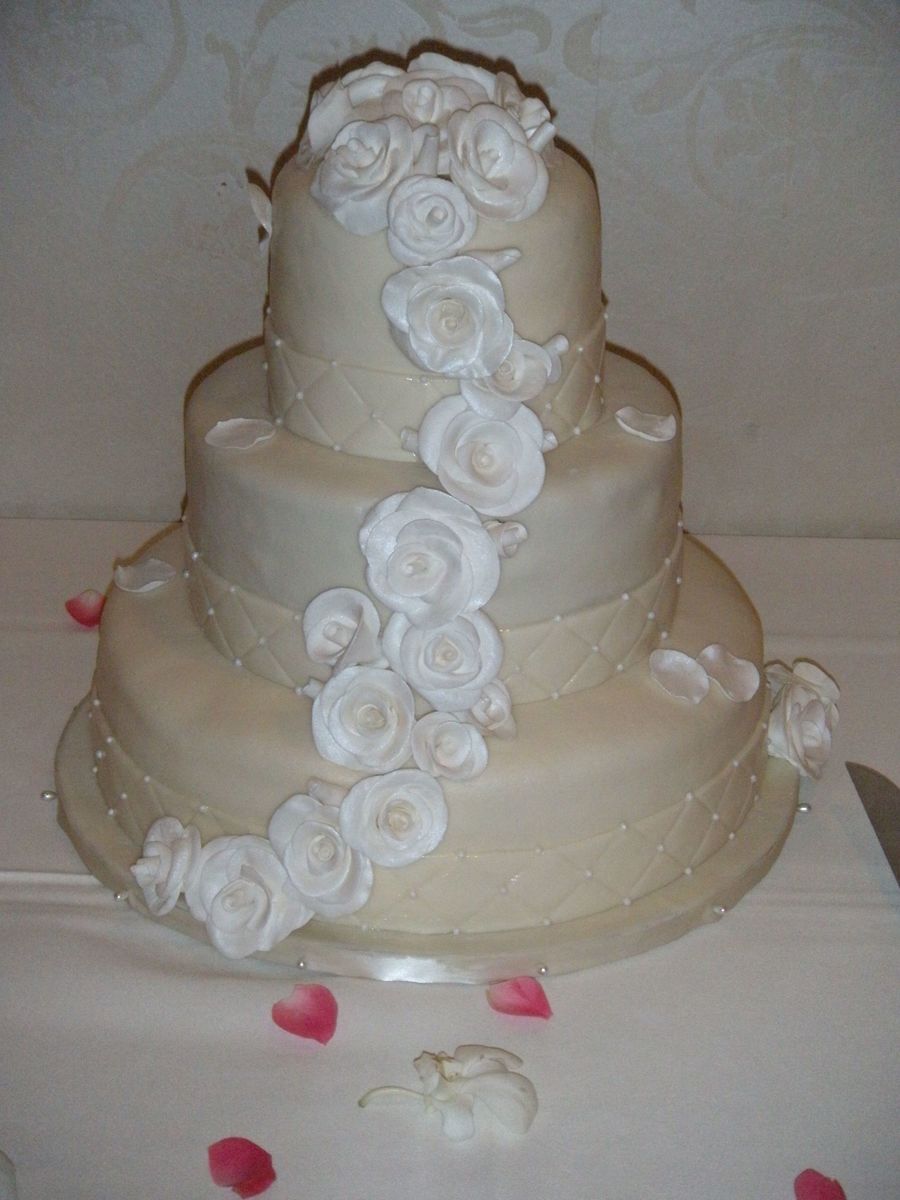 White Roses Wedding Cake